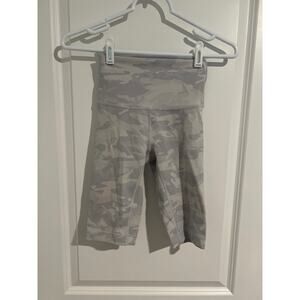 Lululemon 8” Inseam Shorts – White Camo, Size 2